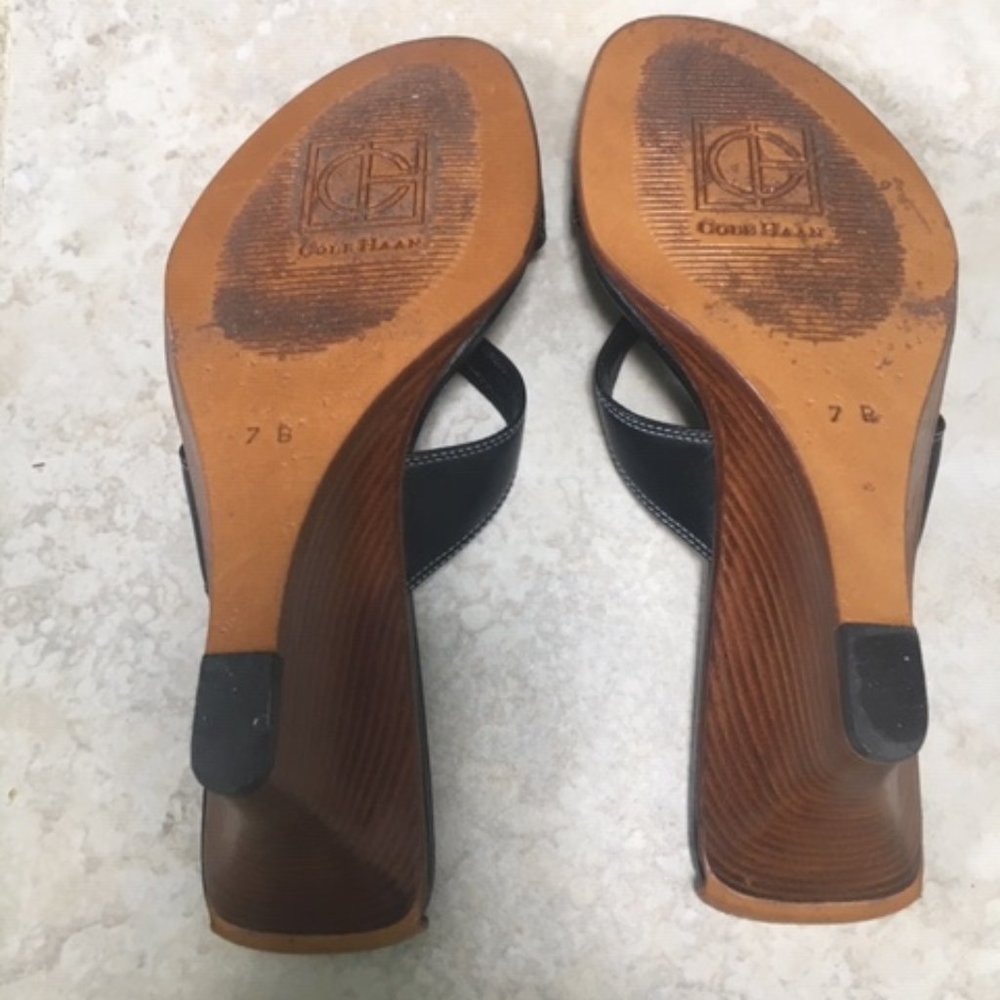 Cole Haan Wedge Size 7 - Picture 3 of 5